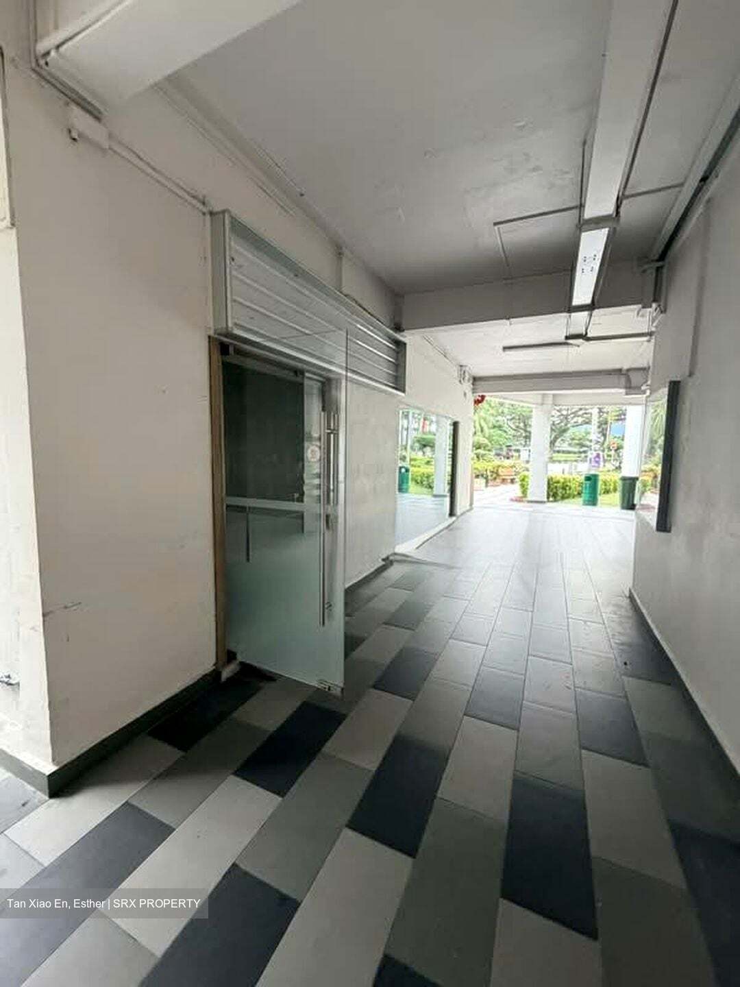 Crawford Court (D7), Retail #534750241